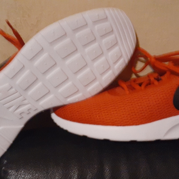 Nike sneaker - Picture 3 of 3